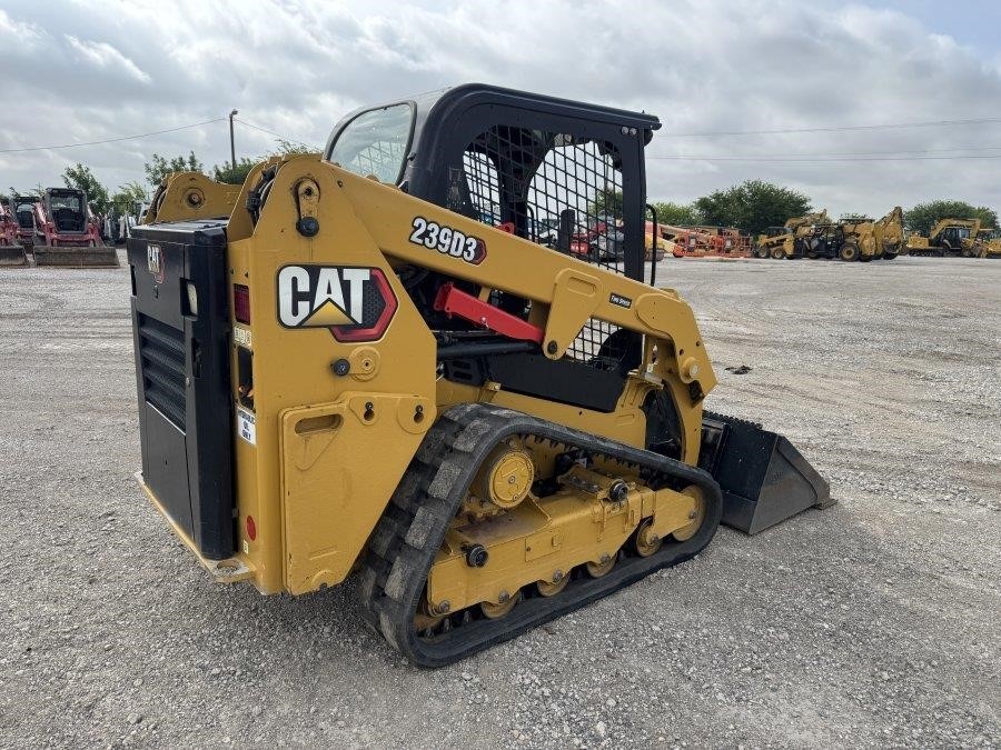 2023 Caterpillar 239D3 Compact Track Loader - Image 5