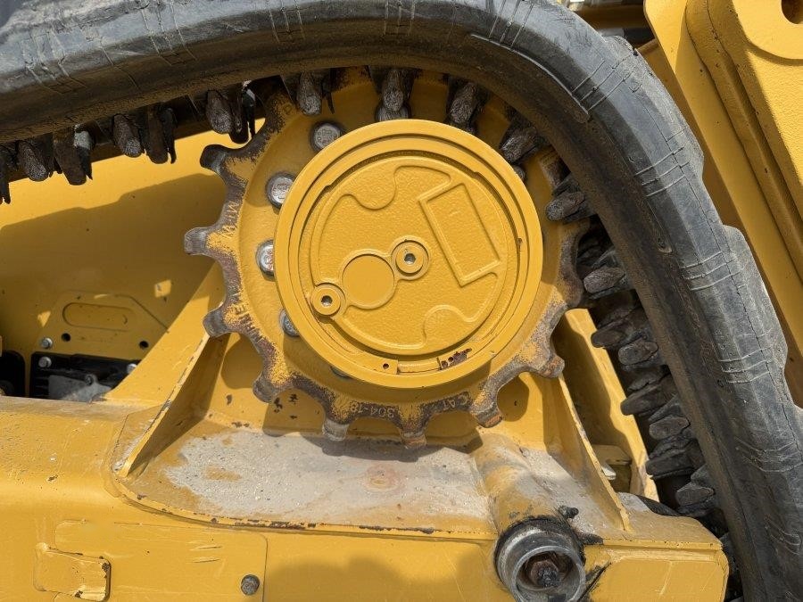 2023 Caterpillar 239D3 Compact Track Loader - Image 10
