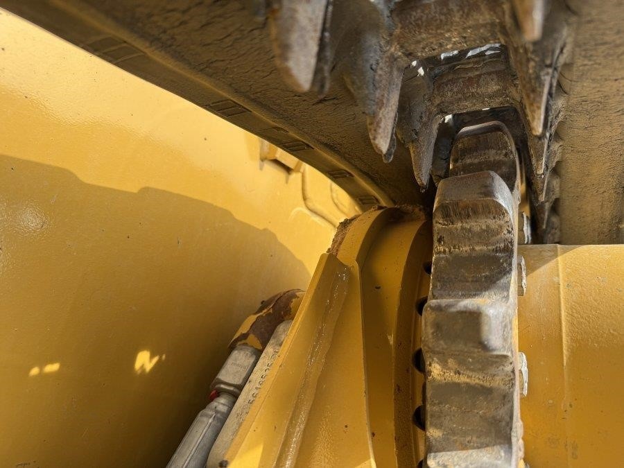 2023 Caterpillar 239D3 Compact Track Loader - Image 12
