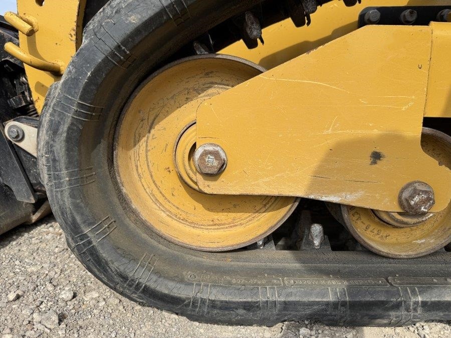 2023 Caterpillar 239D3 Compact Track Loader - Image 13