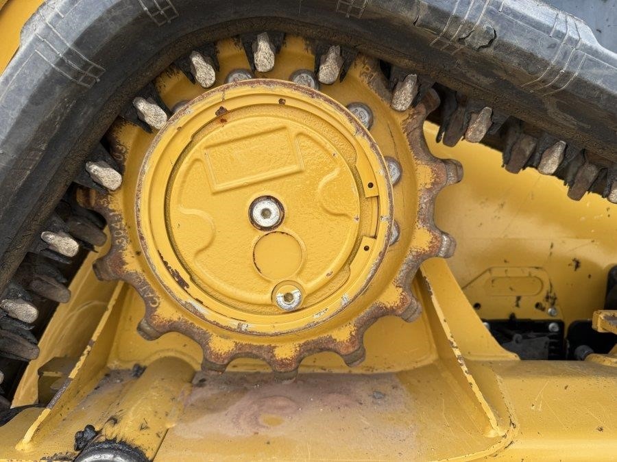 2023 Caterpillar 239D3 Compact Track Loader - Image 17