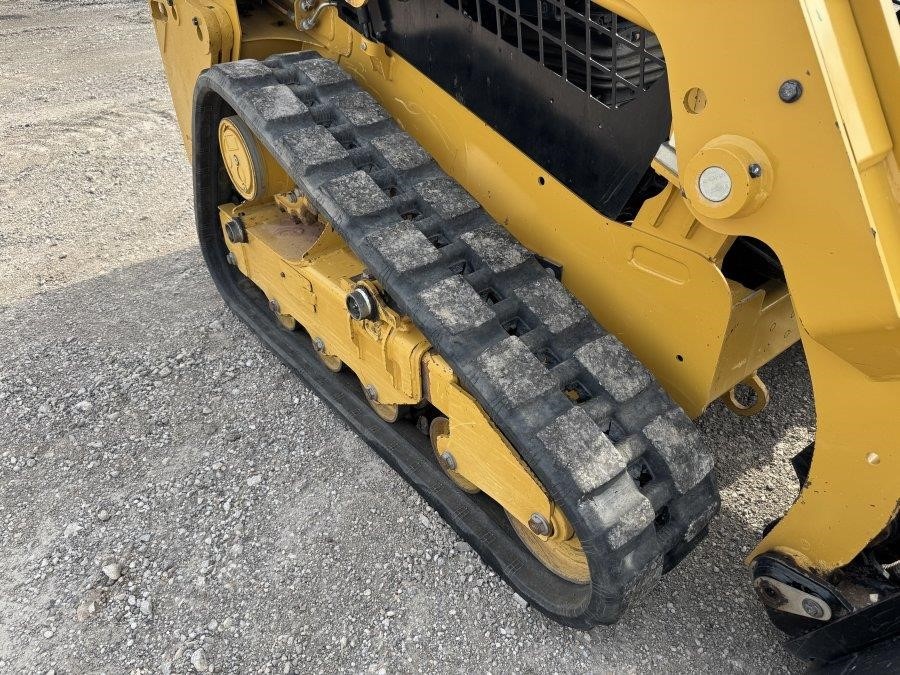 2023 Caterpillar 239D3 Compact Track Loader - Image 22