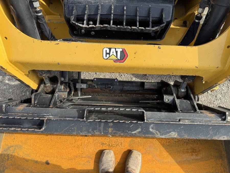 2023 Caterpillar 239D3 Compact Track Loader - Image 27