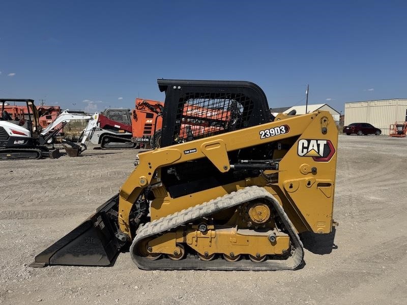 2023 Caterpillar 239D3 Compact Track Loader - Image 2
