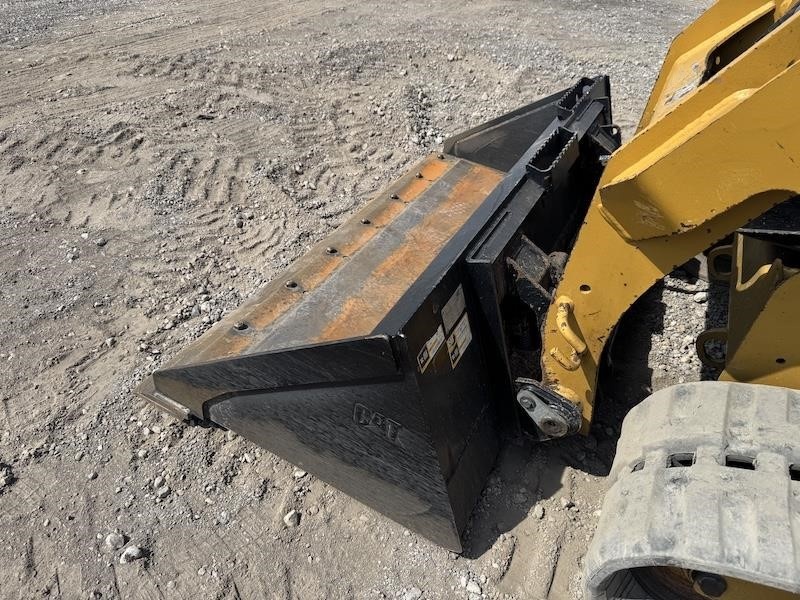 2023 Caterpillar 239D3 Compact Track Loader - Image 9