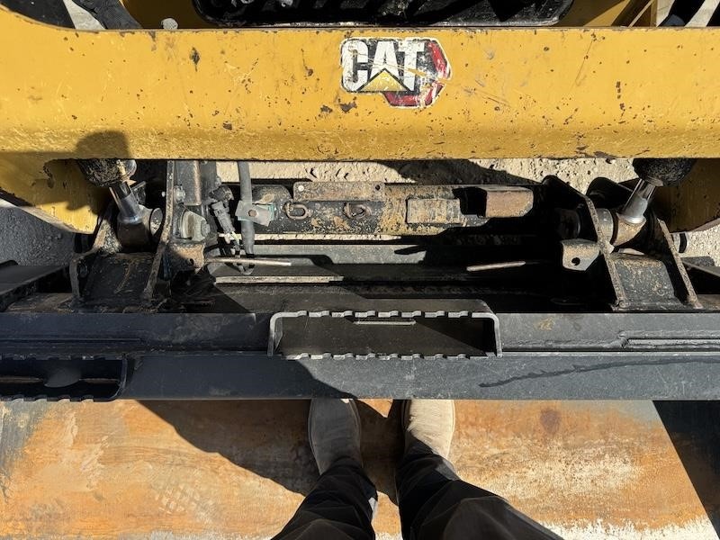 2023 Caterpillar 239D3 Compact Track Loader - Image 10