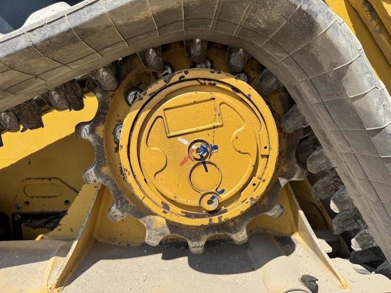 2023 Caterpillar 239D3 Compact Track Loader - Image 19