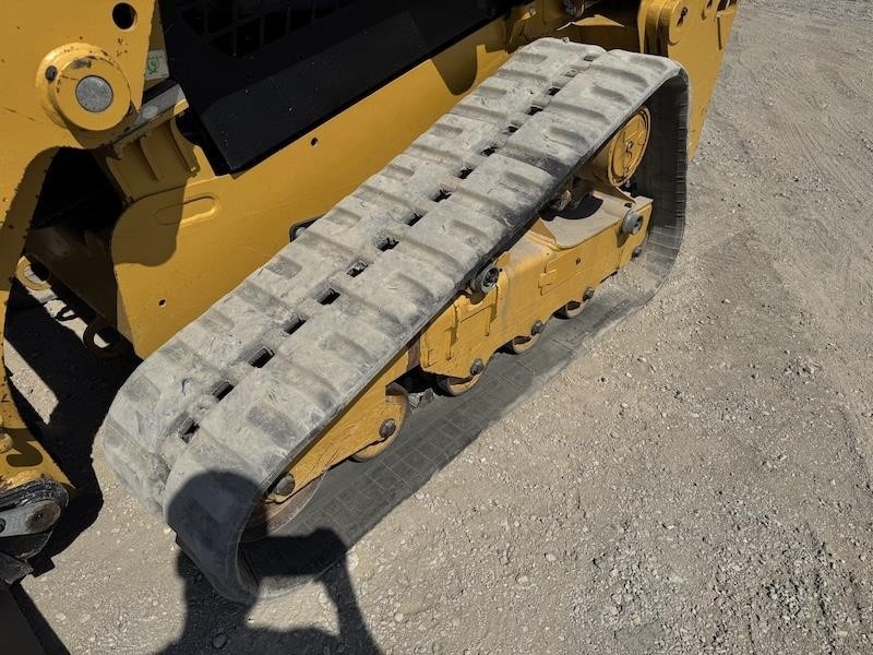 2023 Caterpillar 239D3 Compact Track Loader - Image 23