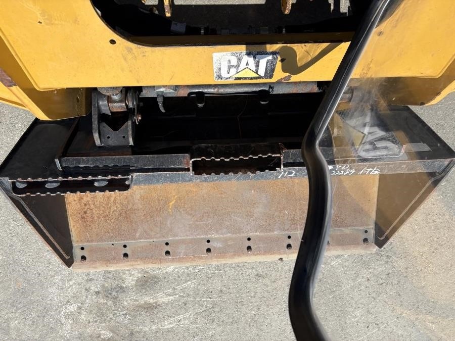 2019 Caterpillar 259D Compact Track Loader - Image 19