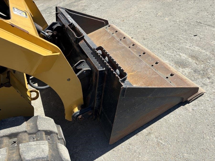 2019 Caterpillar 259D Compact Track Loader - Image 21