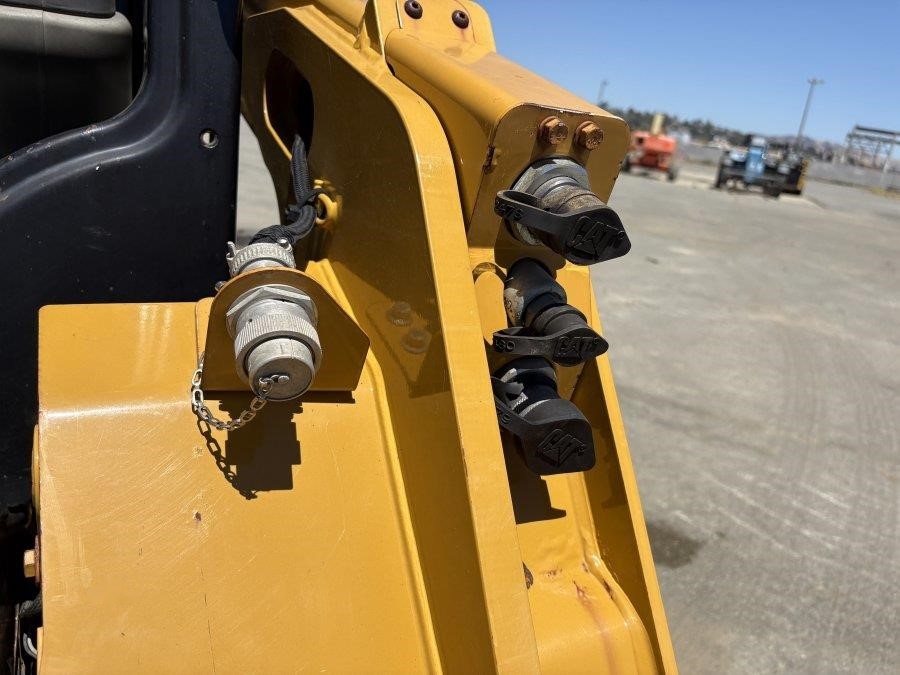 2018 Caterpillar 259D Compact Track Loader - Image 27