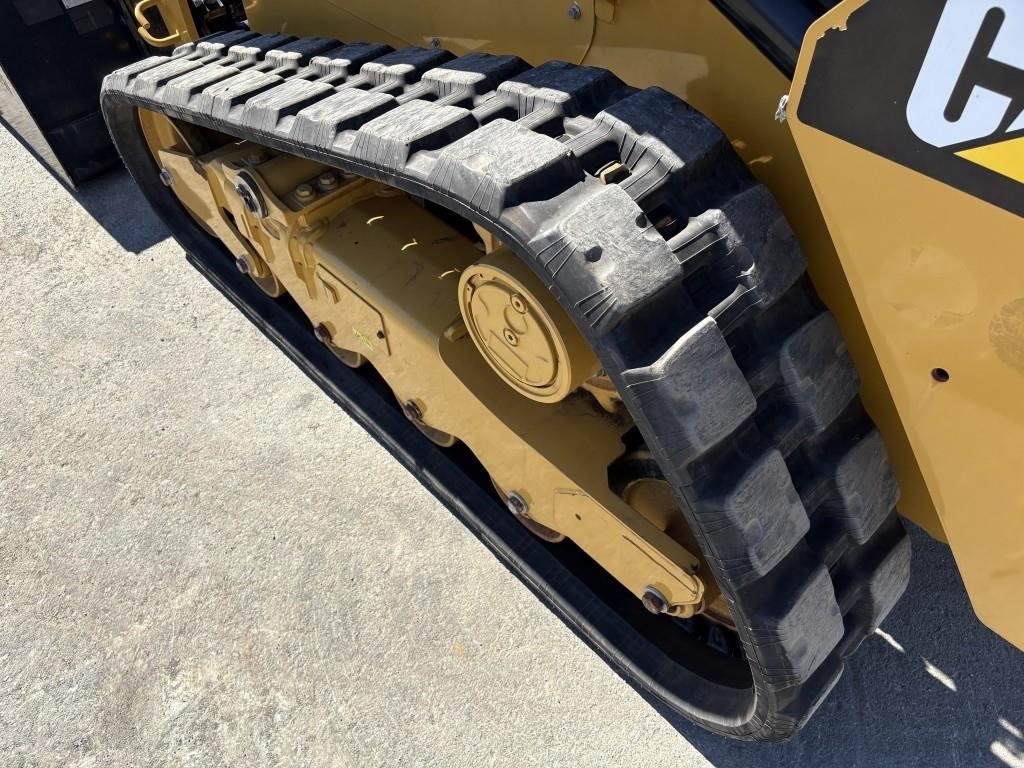 2017 Caterpillar 259D Compact Track Loader - Image 9