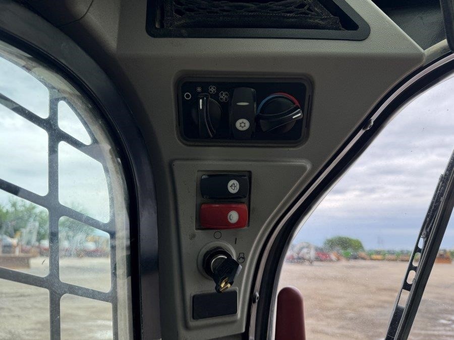 2018 Caterpillar 262D Skid Steer Loader - Image 22