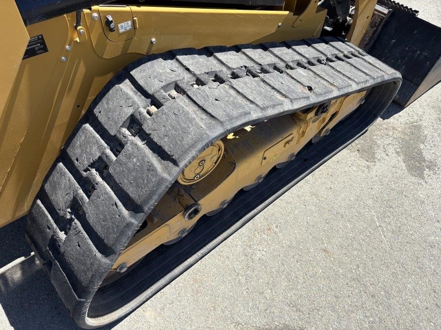 2023 Caterpillar 279D3  Compact Tracked Excavator - Image 13