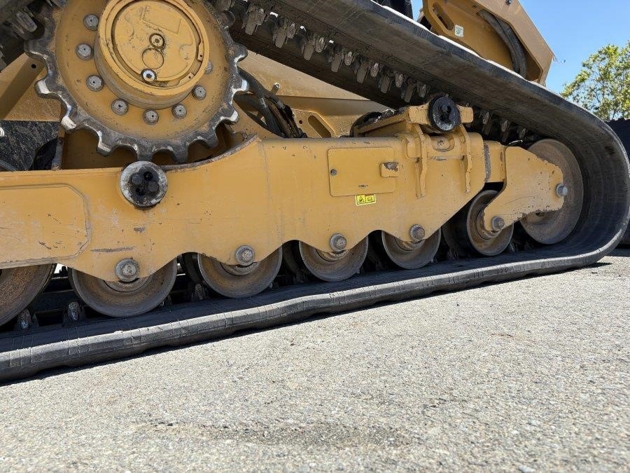 2023 Caterpillar 279D3  Compact Tracked Excavator - Image 14