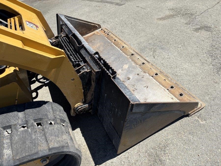 2023 Caterpillar 279D3  Compact Tracked Excavator - Image 21
