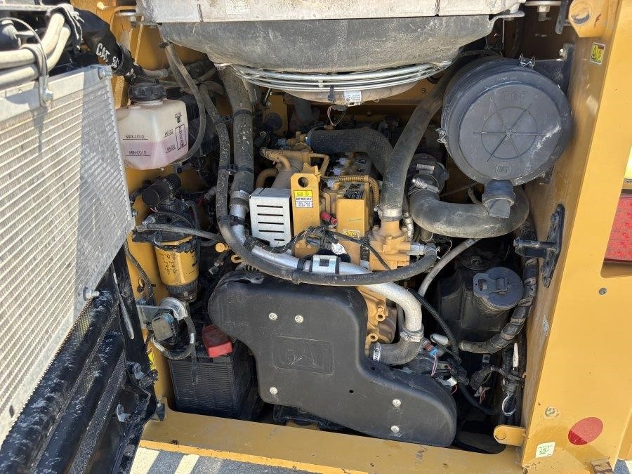 2023 Caterpillar 279D3  Compact Tracked Excavator - Image 30