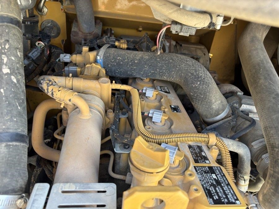 2023 Caterpillar 279D3  Compact Tracked Excavator - Image 31