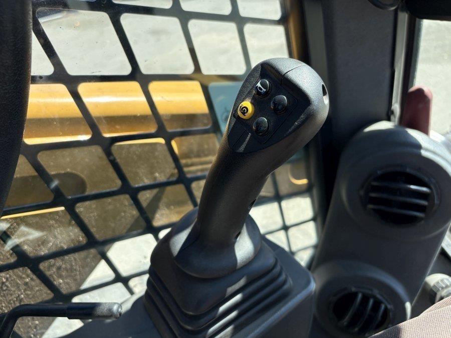 2023 Caterpillar 279D3  Compact Tracked Excavator - Image 37