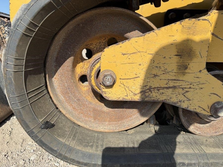 2022 Caterpillar 289D3 Compact Track Loader - Image 14