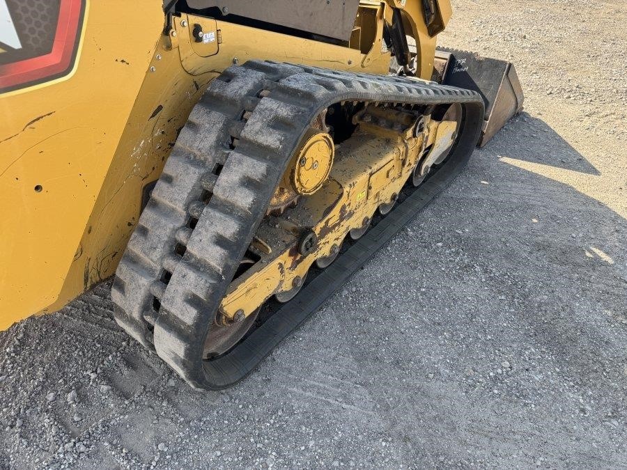2022 Caterpillar 289D3 Compact Track Loader - Image 17