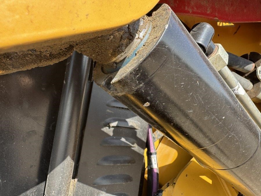 2022 Caterpillar 289D3 Compact Track Loader - Image 32