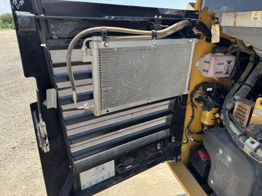 2022 Caterpillar 289D3 Compact Track Loader - Image 33