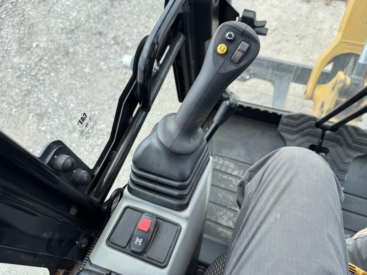 2023 Caterpillar 302CR Excavator - Image 39