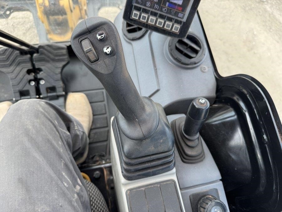 2023 Caterpillar 302CR Excavator - Image 41
