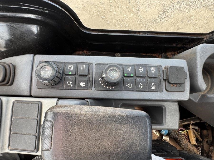 2023 Caterpillar 302CR Excavator - Image 42