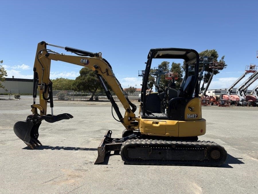 2021 Caterpillar 304E2 CR Mini Excavator - Image 2