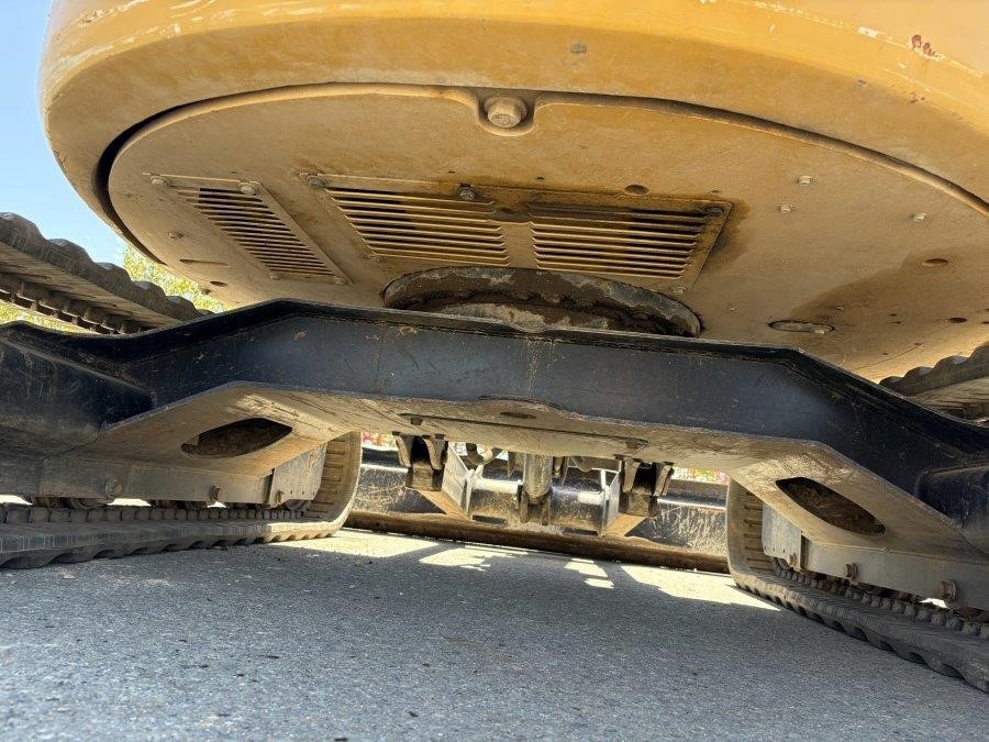 2021 Caterpillar 304E2 CR Mini Excavator - Image 12