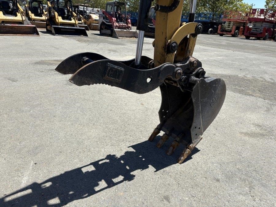 2021 Caterpillar 304E2 CR Mini Excavator - Image 19