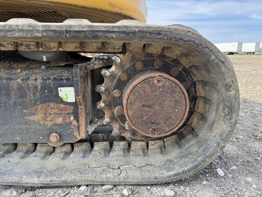 2022 Caterpillar 305E2 CR Mini Excavator - Image 17