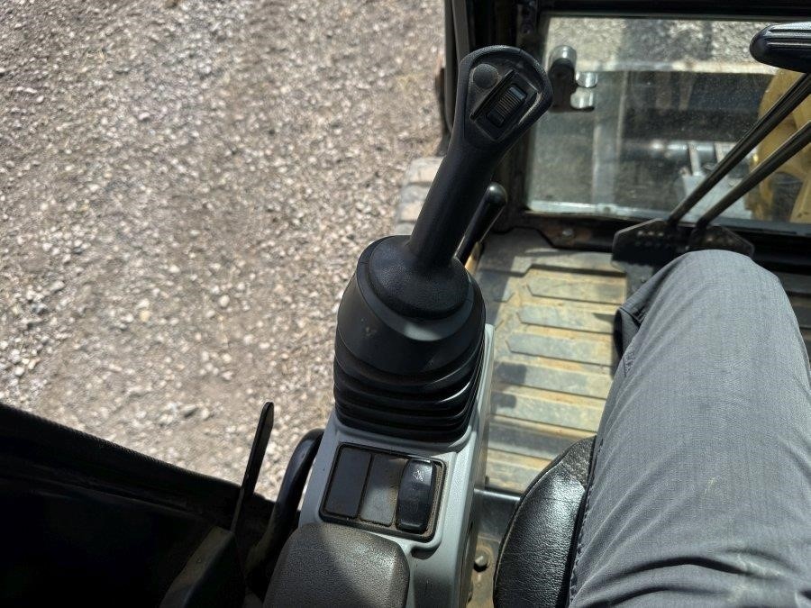 2022 Caterpillar 305E2 CR Mini Excavator - Image 32