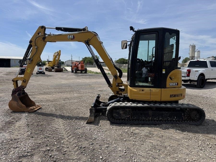 2022 Caterpillar 305E2 CR Mini Excavator - Image 2