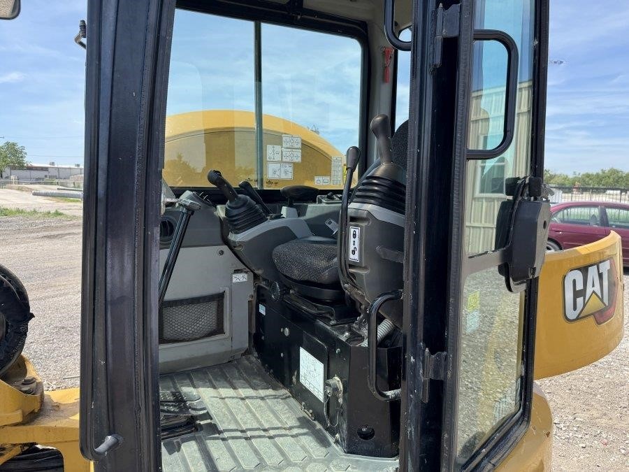 2022 Caterpillar 305E2 CR Mini Excavator - Image 35