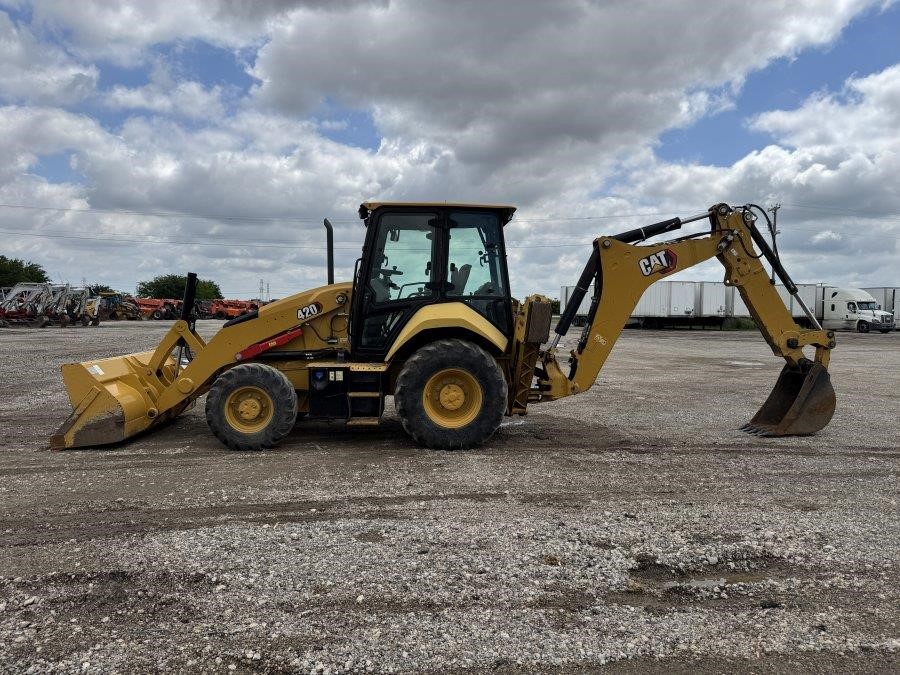 2021 Caterpillar 420 Backhoe Loader - Image 2