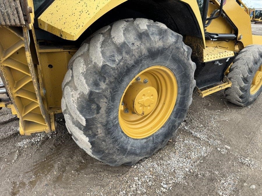 2021 Caterpillar 420 Backhoe Loader - Image 12