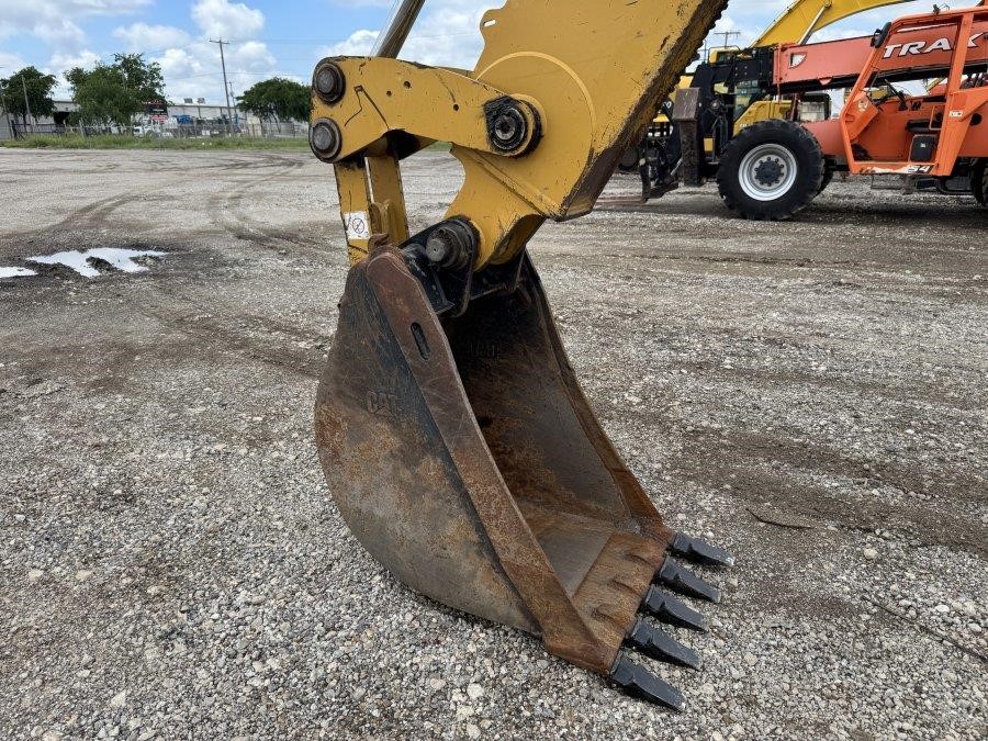 2021 Caterpillar 420 Backhoe Loader - Image 17