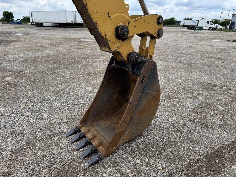 2021 Caterpillar 420 Backhoe Loader - Image 20