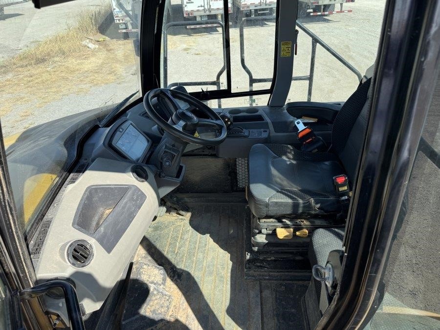 2024 Caterpillar 730 Articulated Dump Truck - Image 27