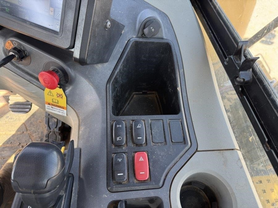2024 Caterpillar 730 Articulated Dump Truck - Image 34