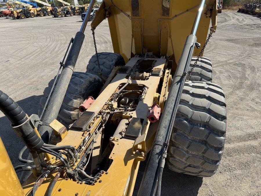 2024 Caterpillar 730 Articulated Dump Truck - Image 39