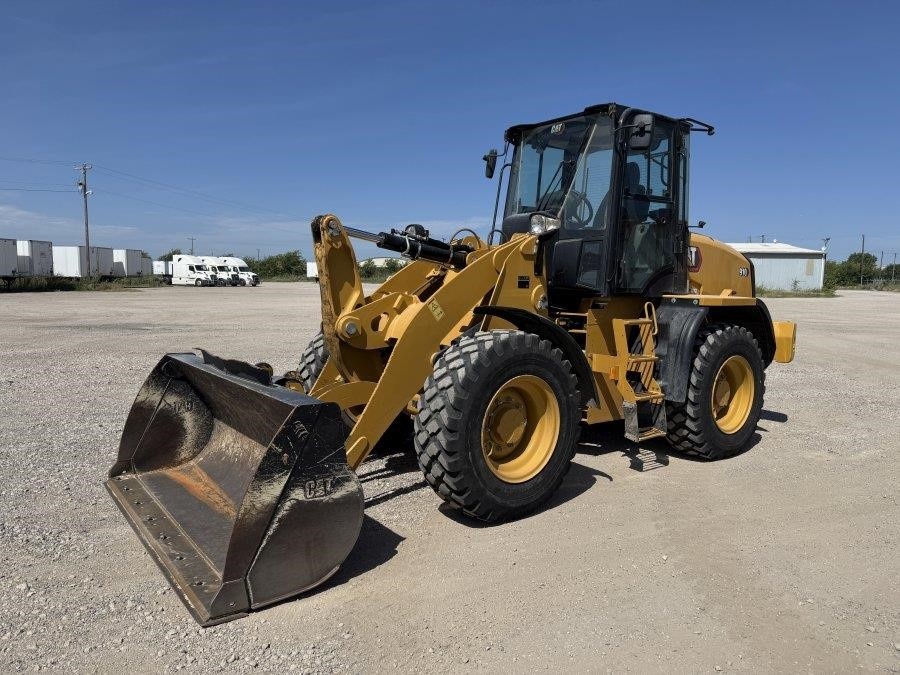 2023 Caterpillar 910 Wheel Loader