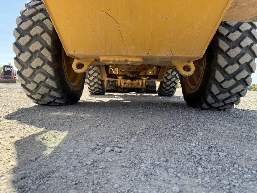 2023 Caterpillar 910 Wheel Loader - Image 13