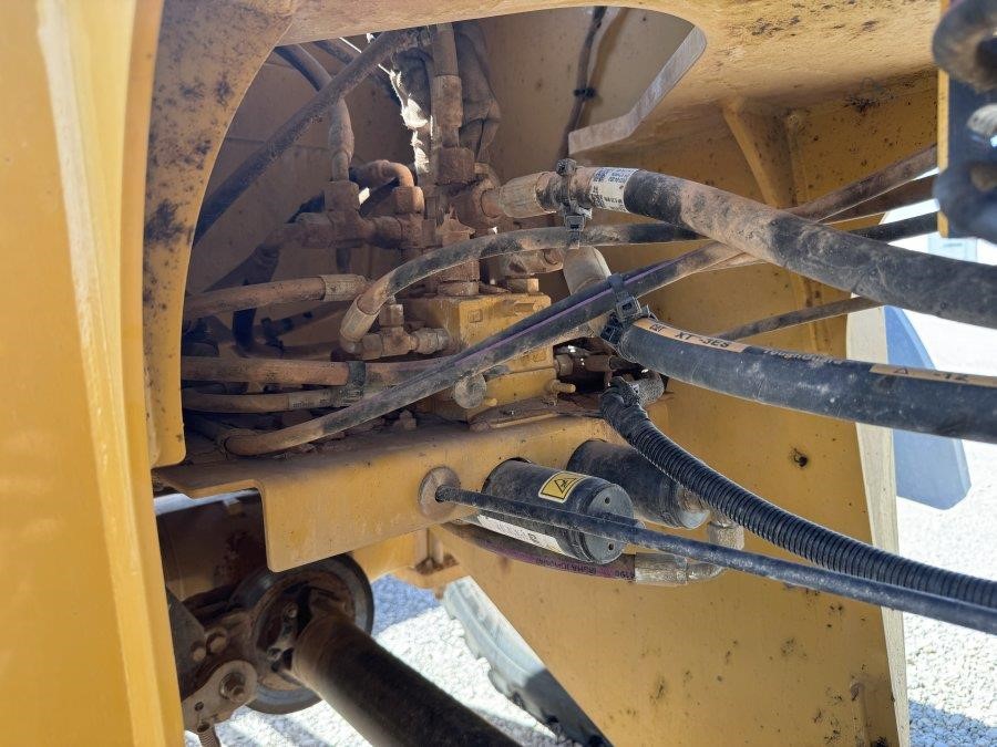 2023 Caterpillar 910 Wheel Loader - Image 25