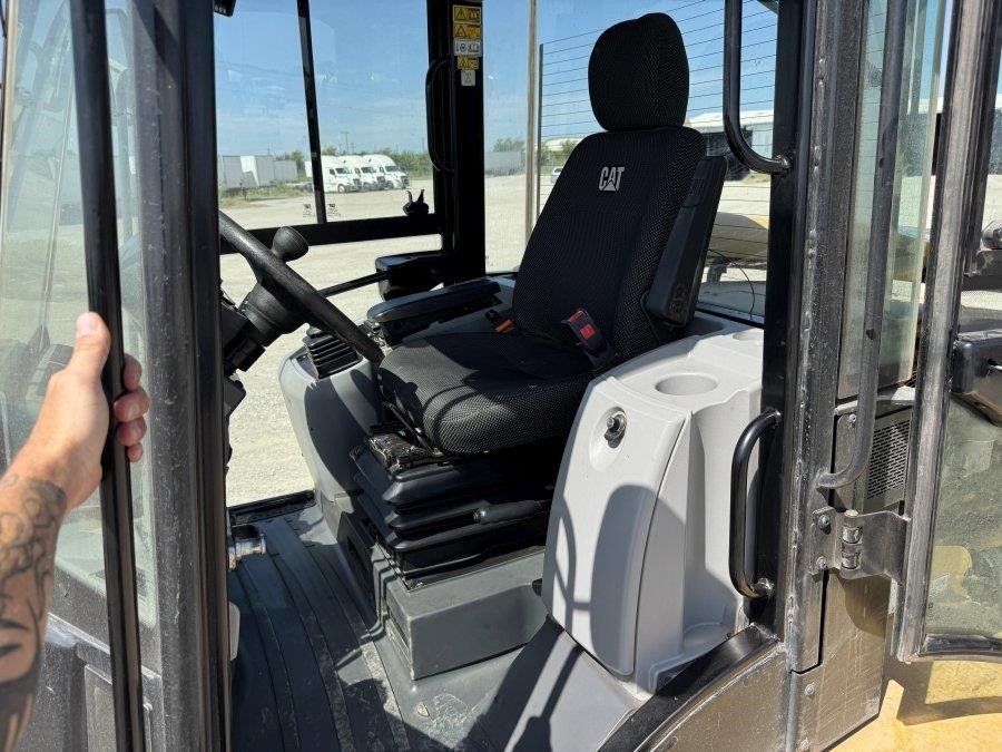 2023 Caterpillar 910 Wheel Loader - Image 30