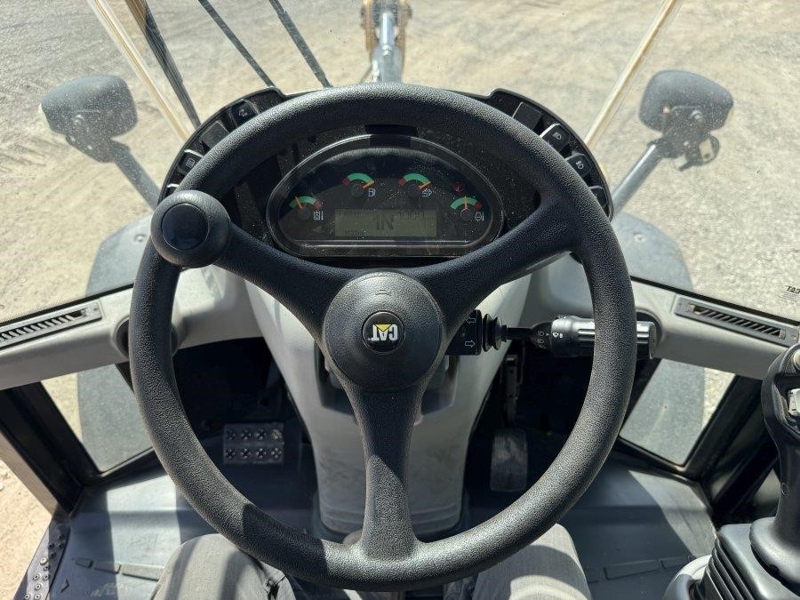2023 Caterpillar 910 Wheel Loader - Image 32