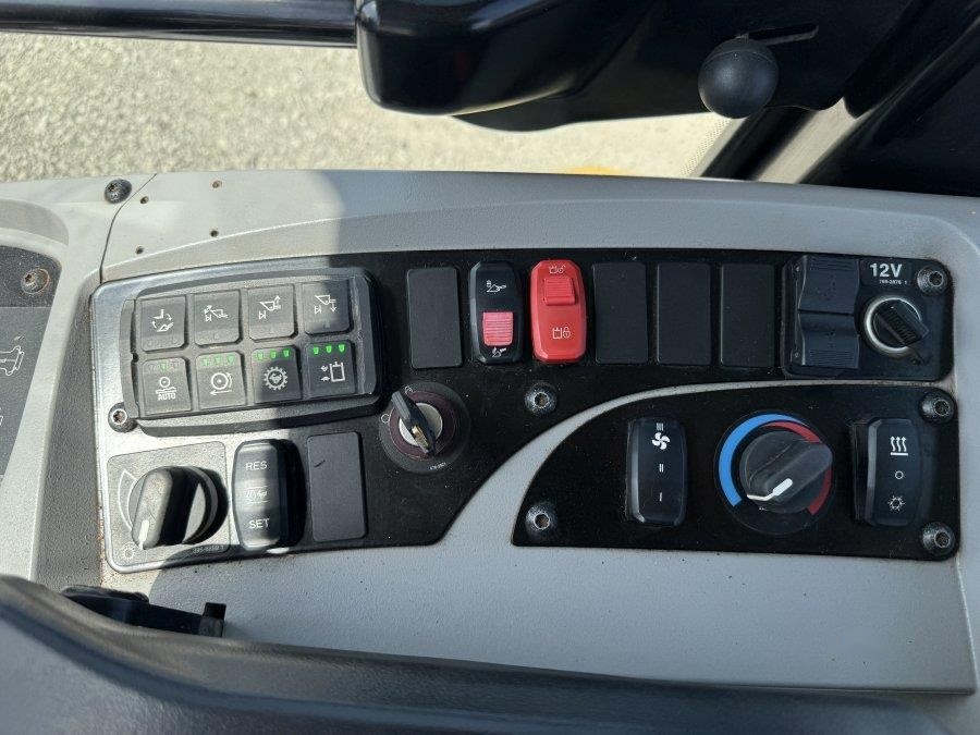 2023 Caterpillar 910 Wheel Loader - Image 38